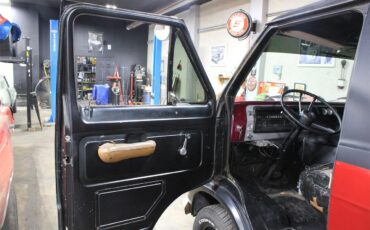 Ford-E200-1972-Black-Black-24