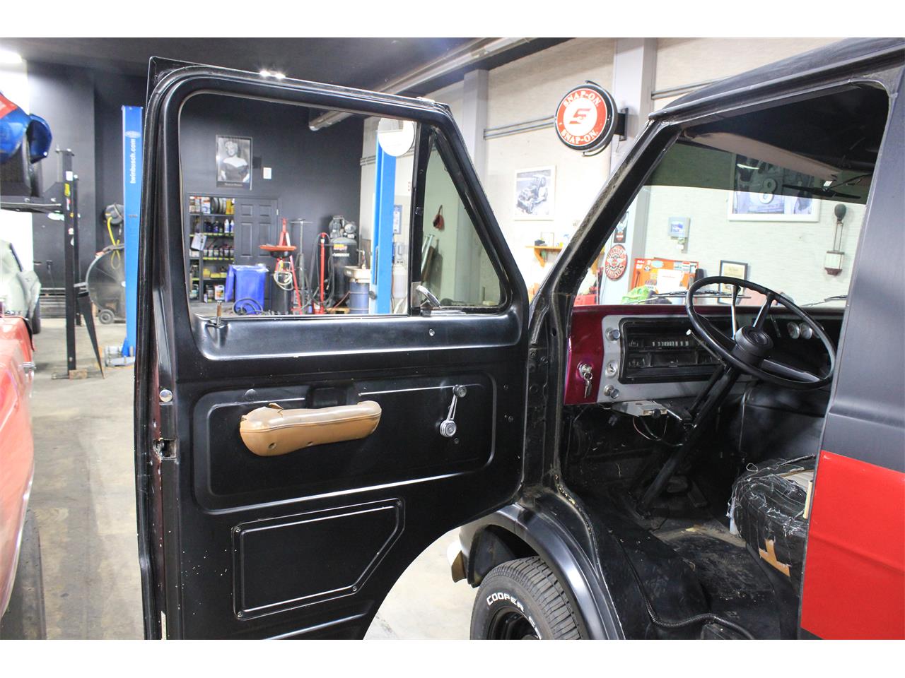 Ford-E200-1972-Black-Black-24
