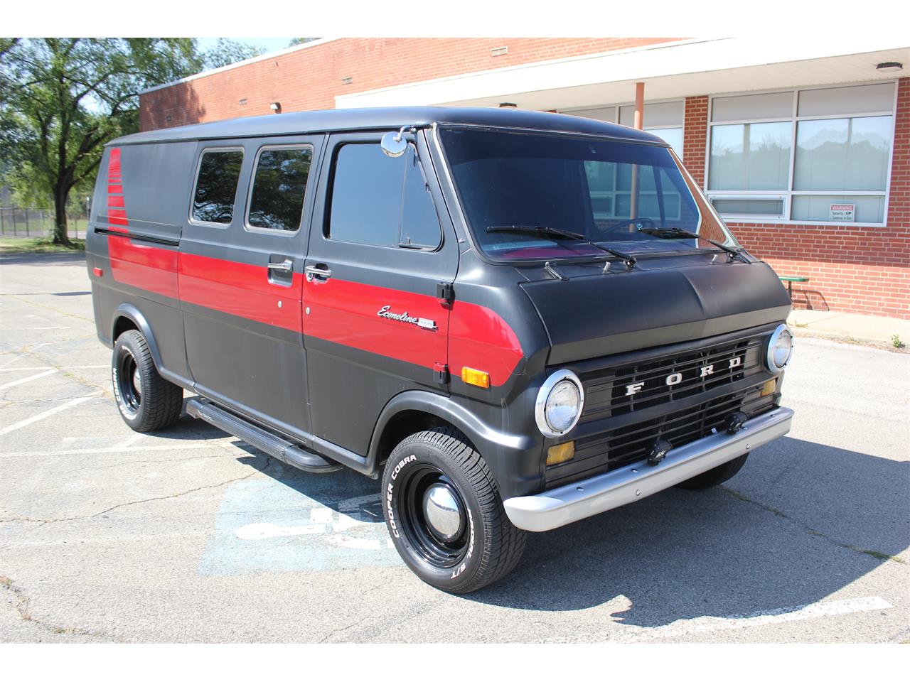 Ford-E200-1972-Black-Black-3