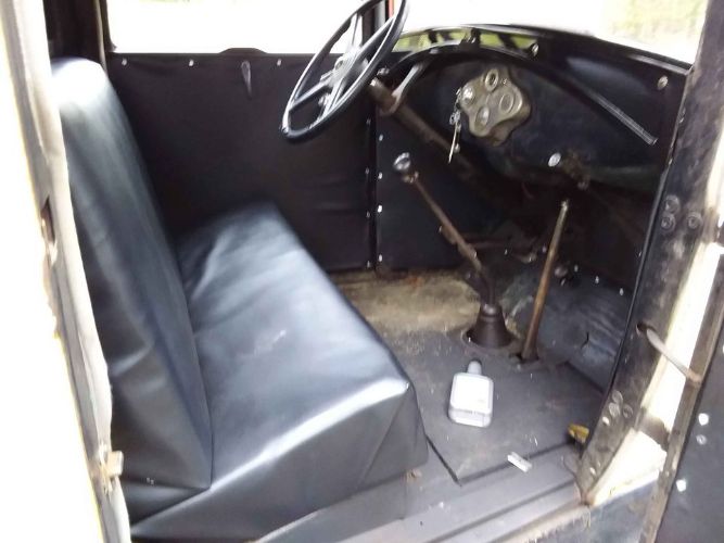 Ford-E350-1931-White-Black-3