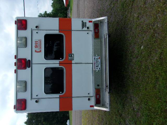 Ford-E350-ambulance-diesel-1993-custom-2