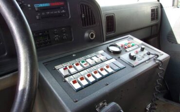 Ford-E350-ambulance-diesel-1993-custom-4