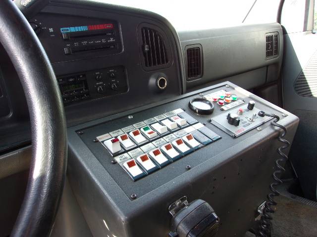 Ford-E350-ambulance-diesel-1993-custom-4