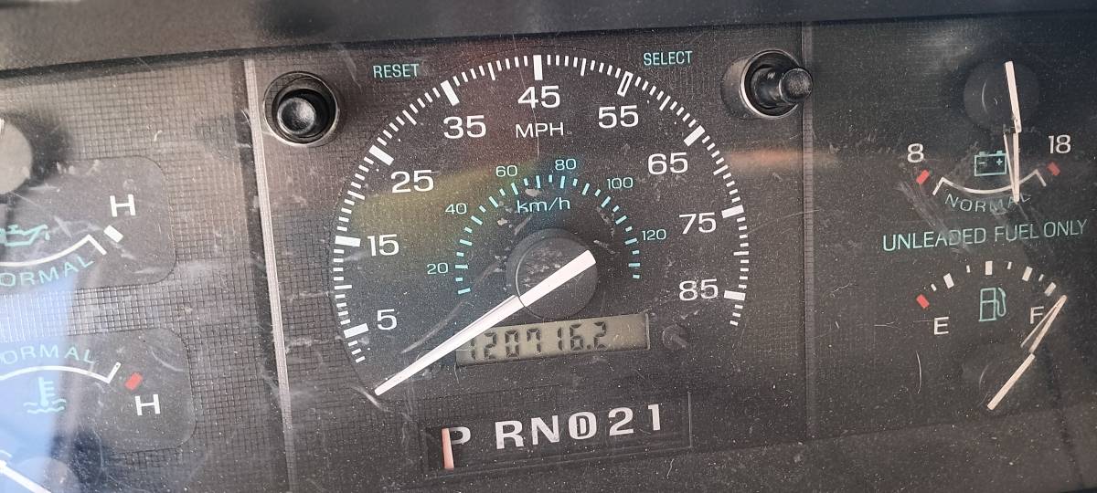 Ford-E350-club-wagon-1994-green-1