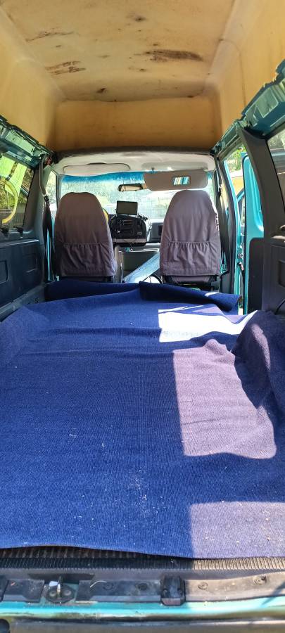 Ford-E350-club-wagon-1994-green-2
