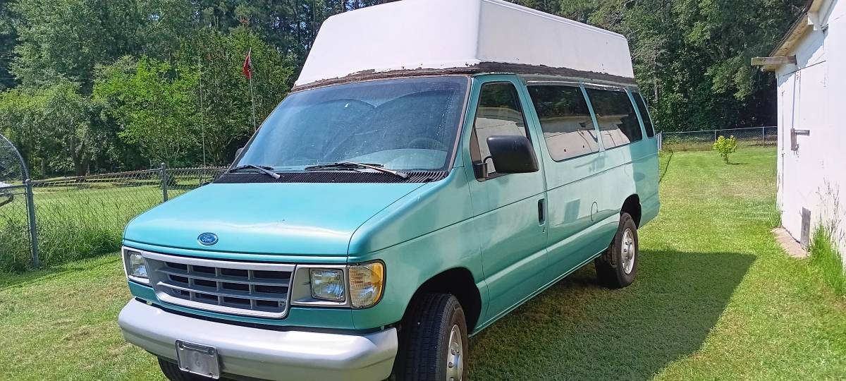 Ford-E350-club-wagon-1994-green-4