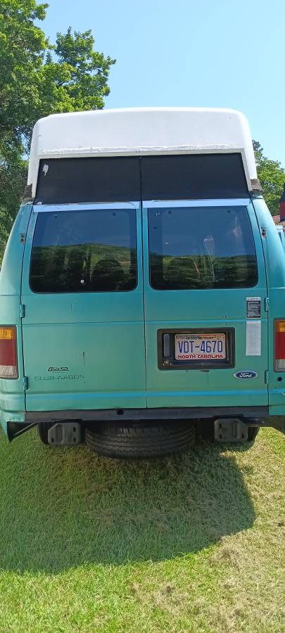 Ford-E350-club-wagon-1994-green-5
