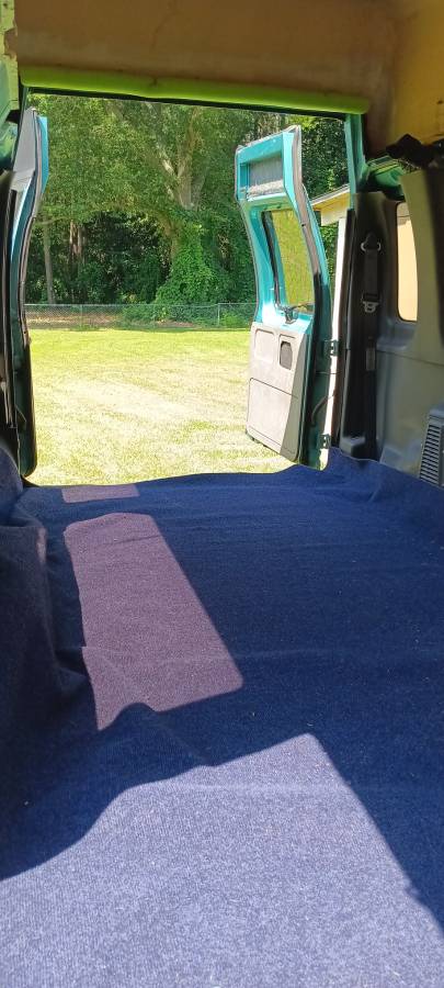 Ford-E350-club-wagon-1994-green