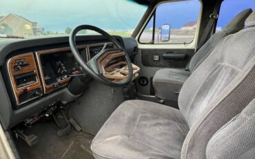 Ford-E350-van-1991-white-6