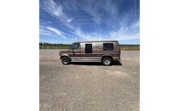 Ford-Econoline-1977-Pantene-Beige-2