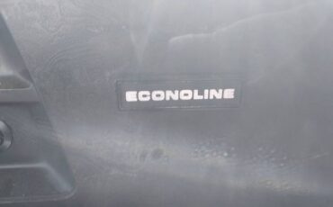 Ford-Econoline-1981-White-1