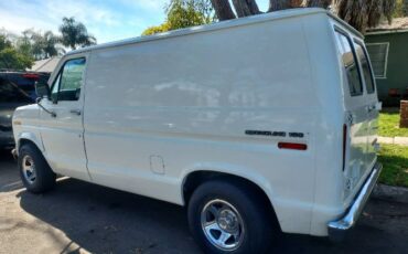 Ford-Econoline-1981-White-10