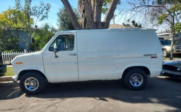 Ford-Econoline-1981-White