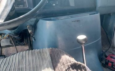 Ford-Econoline-1981-White-4