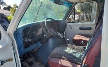 Ford-Econoline-1981-White-5
