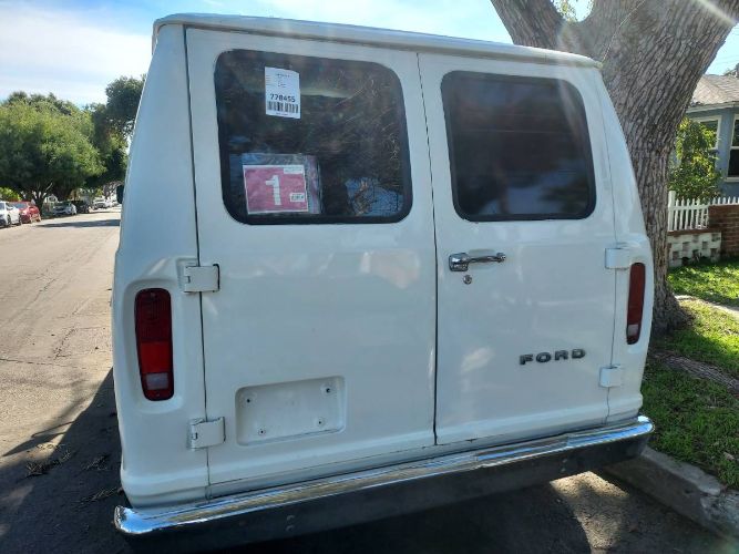 Ford-Econoline-1981-White-8
