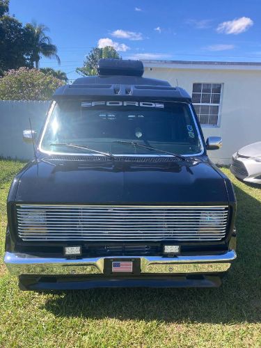 Ford-Econoline-1983-Black
