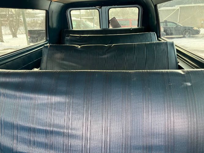 Ford-Econoline-1984-BlueWhite-Blue-Leather-1