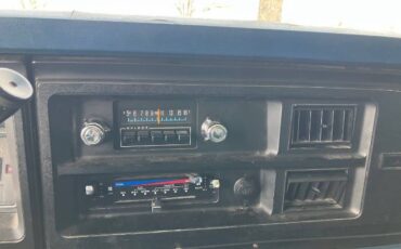 Ford-Econoline-1984-BlueWhite-Blue-Leather-2
