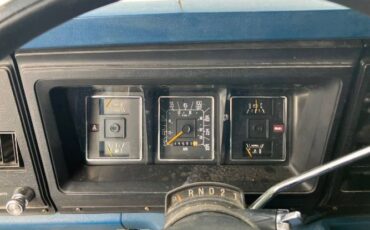 Ford-Econoline-1984-BlueWhite-Blue-Leather-3