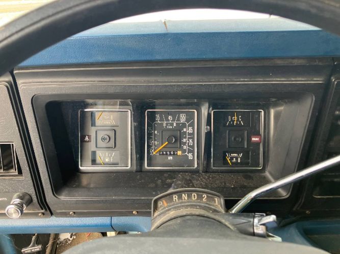 Ford-Econoline-1984-BlueWhite-Blue-Leather-3