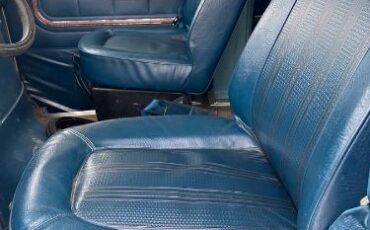 Ford-Econoline-1984-BlueWhite-Blue-Leather-4