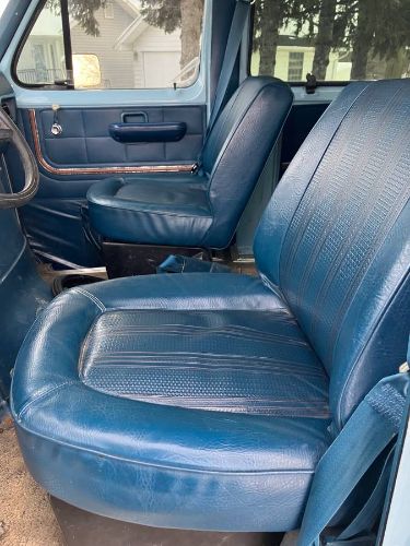 Ford-Econoline-1984-BlueWhite-Blue-Leather-4