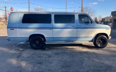 Ford-Econoline-1984-BlueWhite-Blue-Leather-6