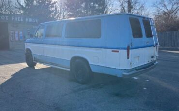 Ford-Econoline-1984-BlueWhite-Blue-Leather-8
