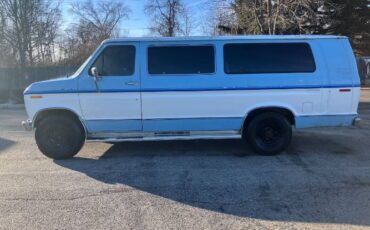 Ford-Econoline-1984-BlueWhite-Blue-Leather-9