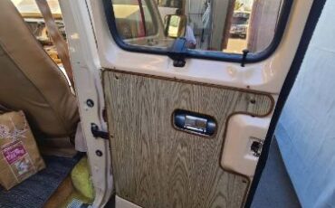 Ford-Econoline-1985