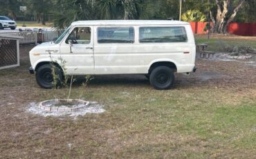 Ford-Econoline-1986-White-11