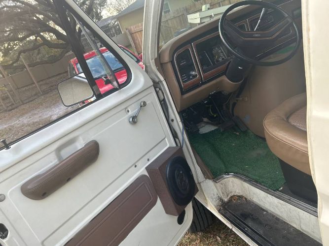Ford-Econoline-1986-White-4