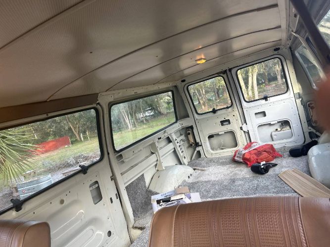 Ford-Econoline-1986-White-5