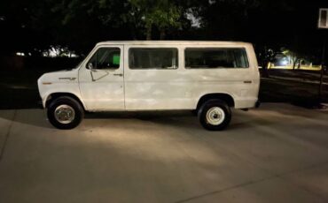 Ford-Econoline-1986-White-7