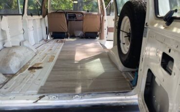 Ford-Econoline-1986-White-9