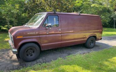 Ford-Econoline-1987-Red-10