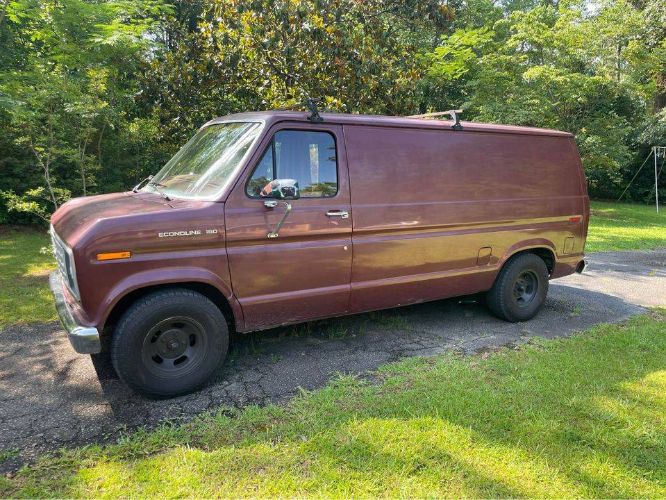 Ford-Econoline-1987-Red-10