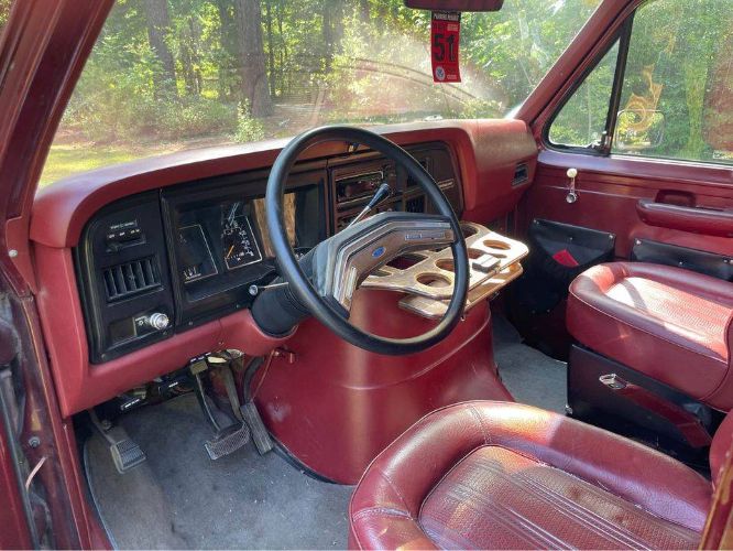 Ford-Econoline-1987-Red-2