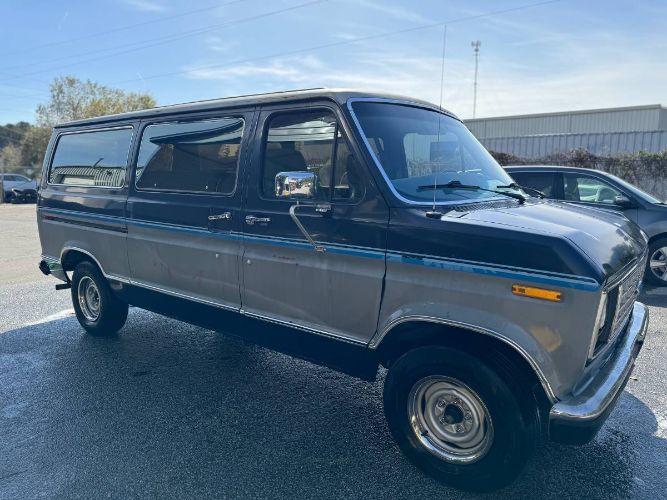 Ford-Econoline-1989-11