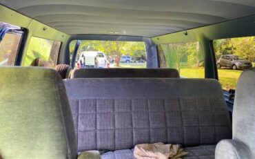 Ford-Econoline-1989-5