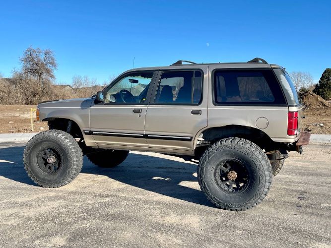 Ford-Explorer-1991-Brown-24