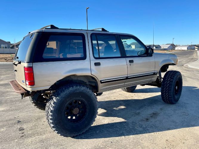 Ford-Explorer-1991-Brown-8