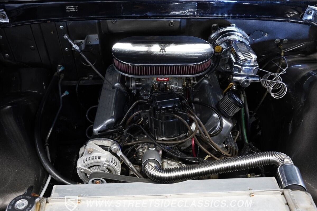 Ford-F-100-1965-Pickup-Truck-3