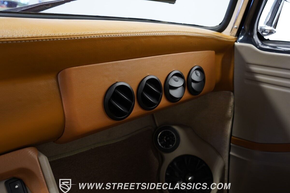 Ford-F-100-1965-Pickup-Truck-37