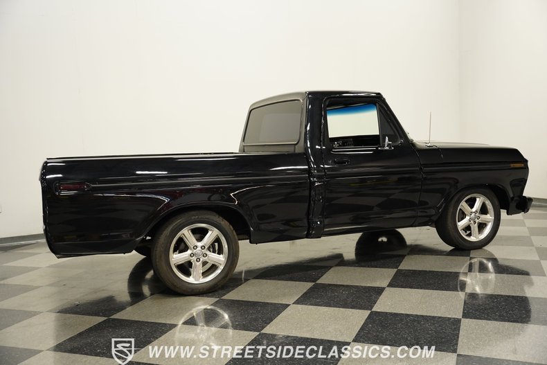 Ford-F-100-1975-Black-Black-16