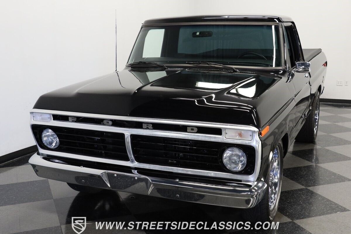 Ford-F-100-1975-Pickup-Truck-16