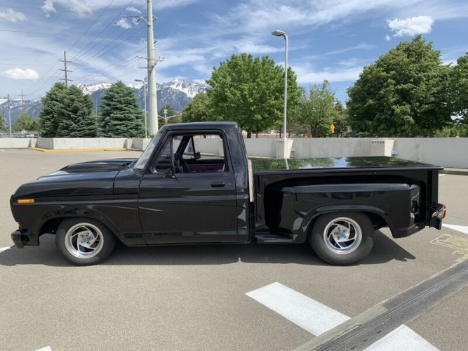 Ford-F-100-1978-Purple-Custom-Purple-Tweed-11