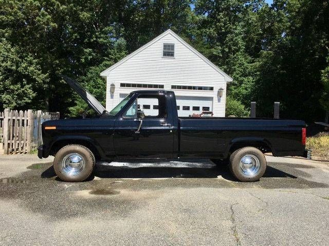 Ford-F-100-1985-Black