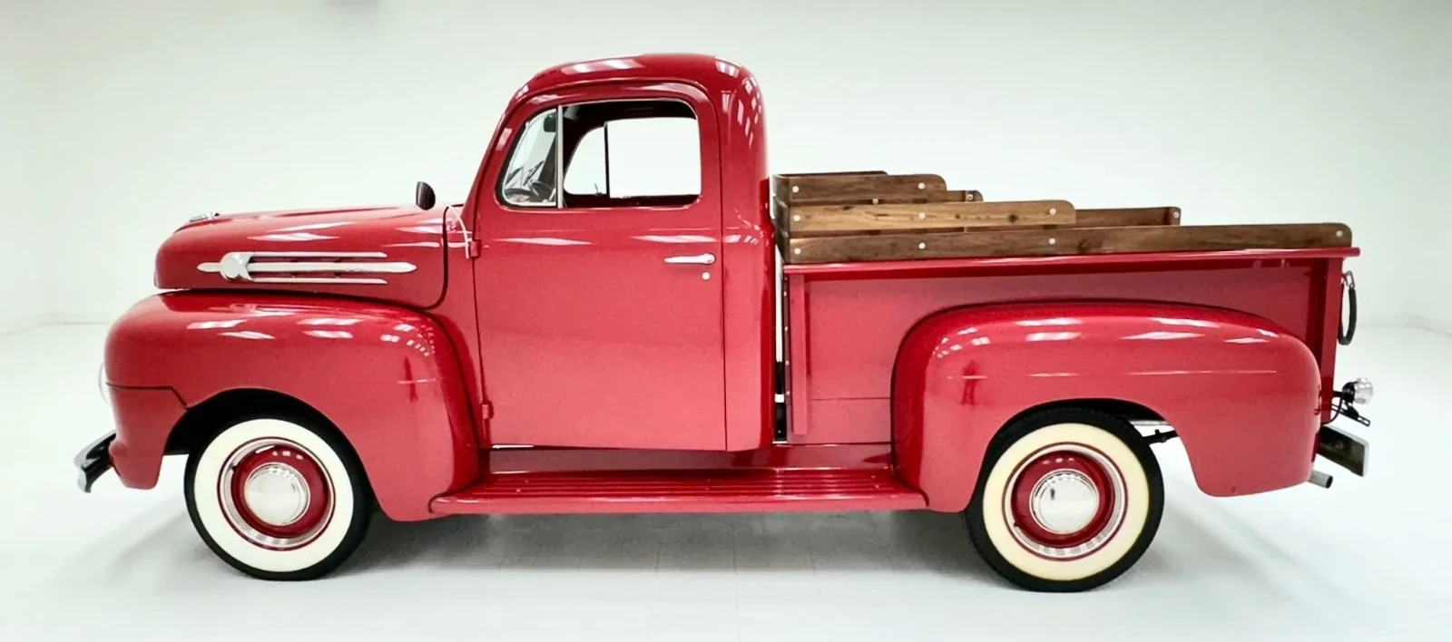 Ford-F-150-1952-Standard-Cab-Pickup-1